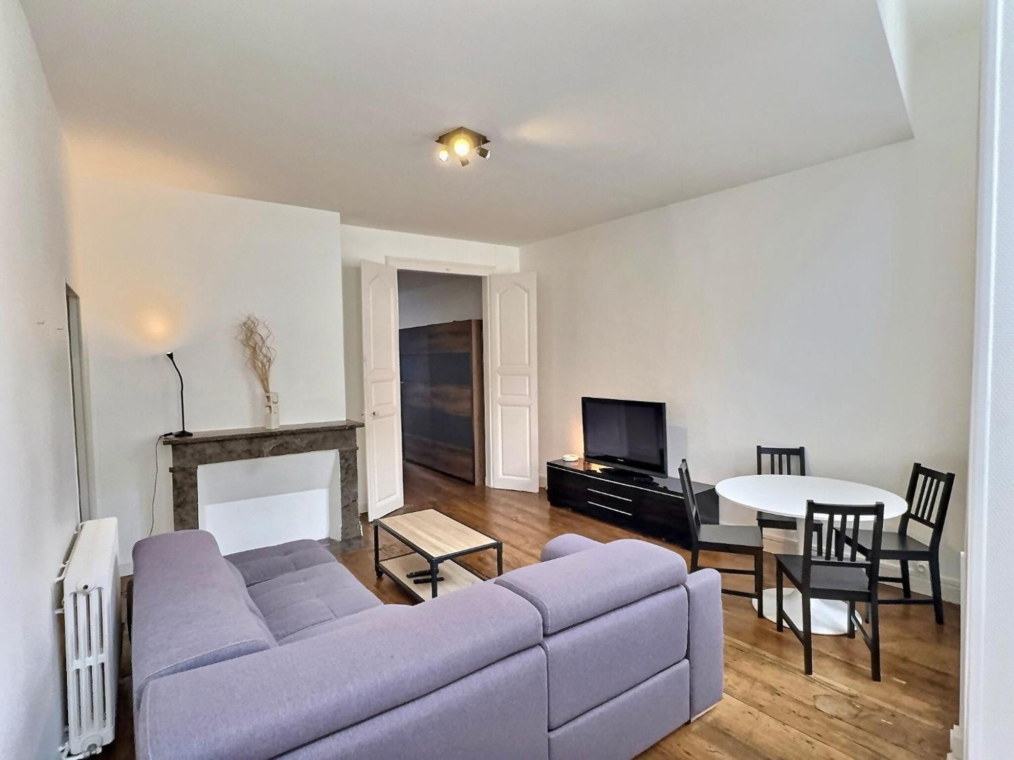 Apartament Wonderhost, Superbes Volumes Et Charme De L'Ancien Pau Zewnętrze zdjęcie